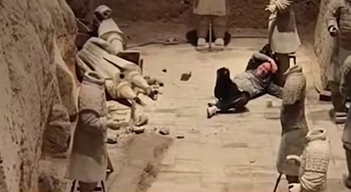 Psychotic damages 2,000-year-old terracotta statues