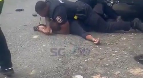 Black Officer Takes Down Black Thug