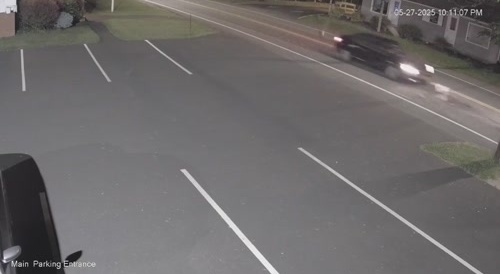 Officer in off-duty mode sends man flying.