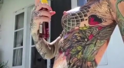 girls who look like wallpaper with vagina