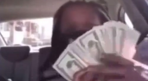 Greedy Ratchet Flashes Her Money on Livestream - stolen