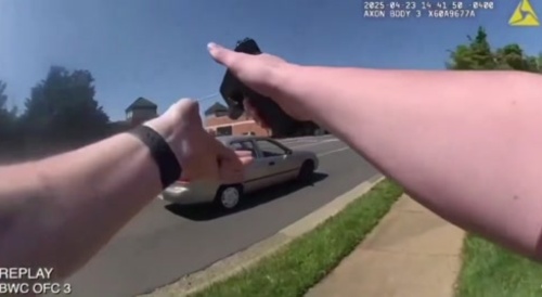 Desperate Criminal Shoots at Cops - gets Riddled with Bullets Instead