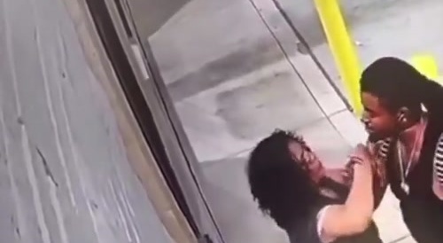 Woman Tries To Steal Gold Necklace from Black Man