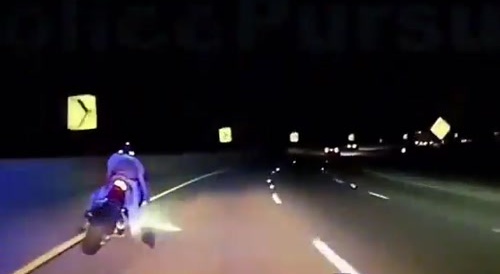 Amazing near super-pro motorcycle riding police chase