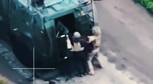 During the evacuation of wounded Ukrainian soldiers using a ground drone, the Russians attacked it with a FPV drone
