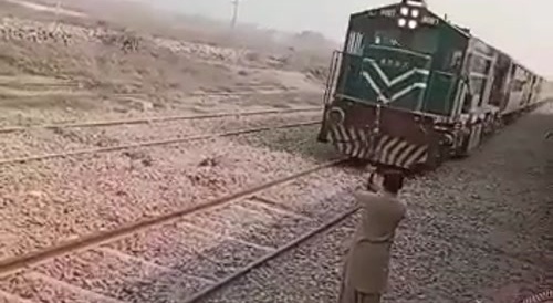 Da train, da train!