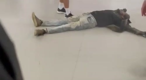 Man self-immolates at lottery shop in shopping mall in Florianópolis...