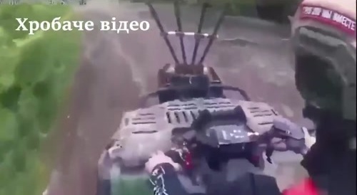 Violent Ukrainian FPV drone strike on Russian Army bikers.