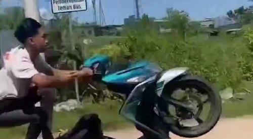 Moped rider crashes