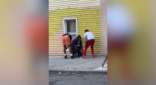 Victim Shoots Muggers - one clinging to life