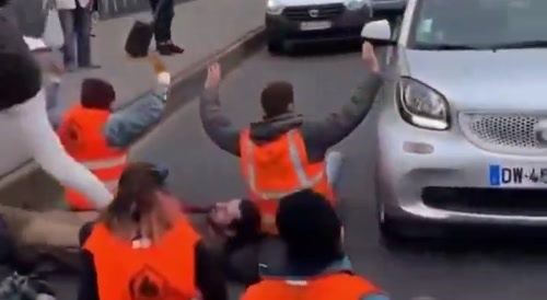 Greta Thunberg's agents VS french workers
