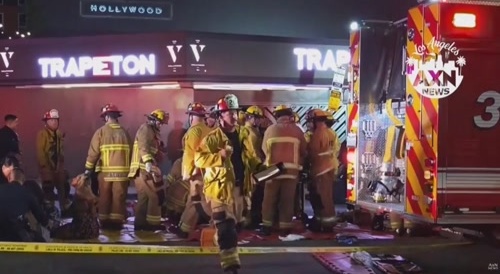 Driver Crashes Into Crowd - Citizenes Beat Him Up