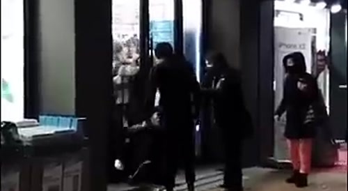 Korean Street Knife Fight!