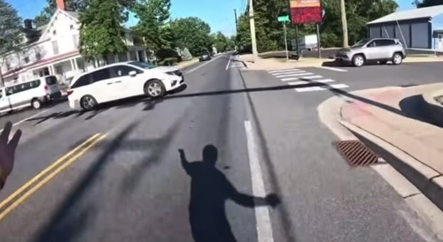 Dumbass skateboarder