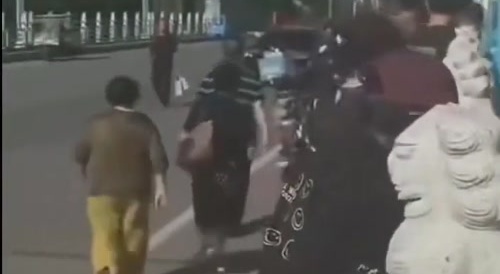Naked Suicido Lady Gets Little Help