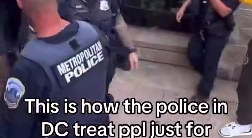 Street Thug gets Maced by Federal Cops