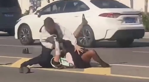 Road rage : they couldn't wait to catch up on their gossip... !