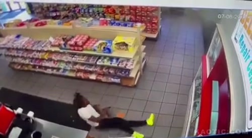 Thugs Shoot Each Other - in da hood