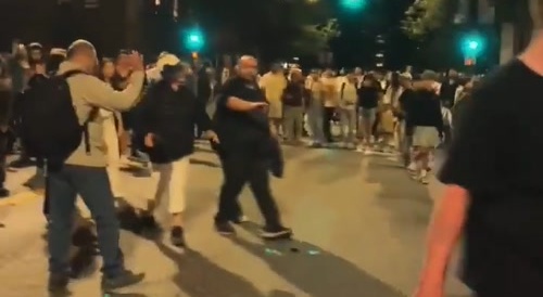blk thug get the White fist