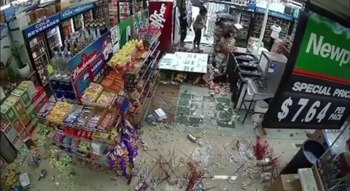 Black woman trashing up the whole store... !
