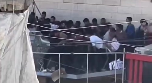 Unfortunately, the weight of the people was too great for the scaffolding
