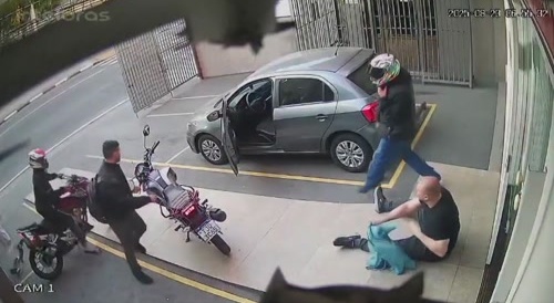 Robbers On Two Motorcycles Try To Rob Another Biker And An Off-Duty Military Officer