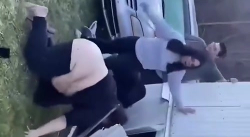 Trailer Trash Females Fight at Trailer Park