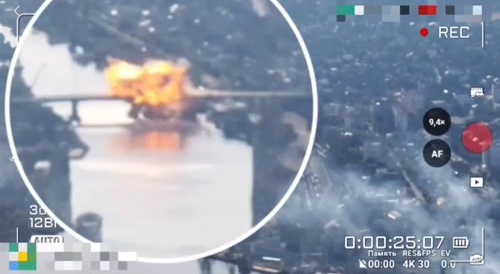 Russians dropped a FAB-3000 bomb on a bridge in Kherson that the Ukrainian military was using for logistics in the region