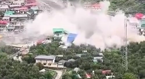 Flash flood rampages through mountain village... !