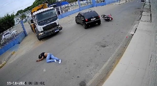 Man on motorcycle crashes into car