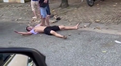 Guy gets his head busted with a stone slab