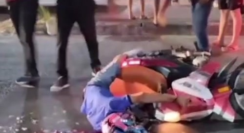 TERRIBLE accident. Person's head and his helmet went from 3D to 2D