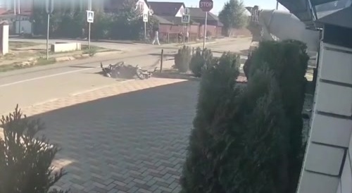 2 motorbikers are smashed by a train...