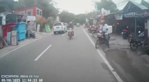 Motorcyclist doing a wheelie kills another biker...