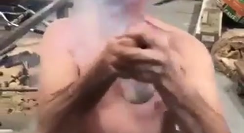 American hillbilly masculinity : man brands himself... !