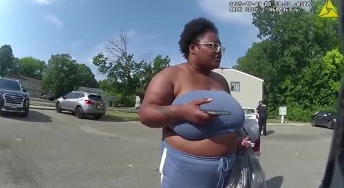 Woman With Zero Remorse for Public Decency and Lack of Fashion Arrested