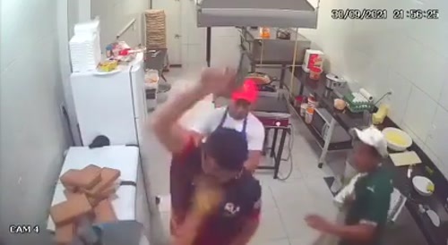 Robber enter the wrong kitchen