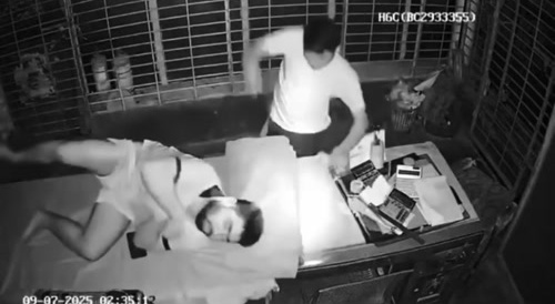 Man is hammered to death in his sleep...
