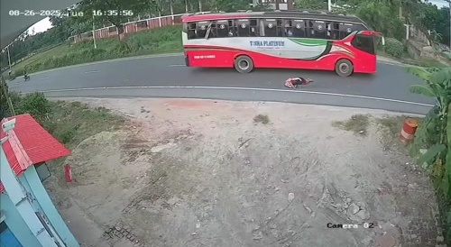 Woman Tries To Rush Across The Street Gets Run Over And Killed By Bus