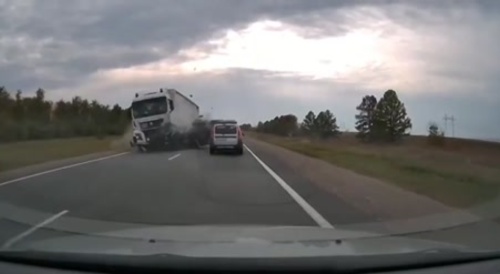 3 dead after a truck driver falls asleep behind the wheel