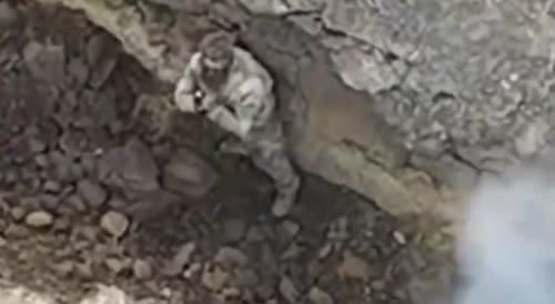 Take no prisoners! The destruction of a Ukrainian who begged not to be killed.