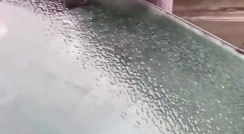 Do not defrost windshield with hot water