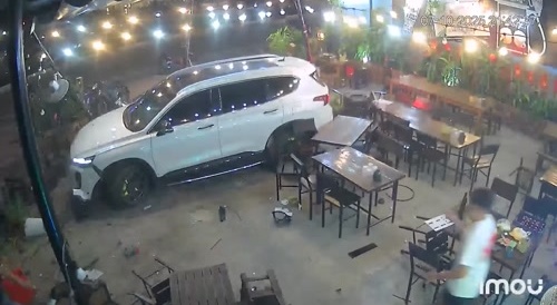 Guy Crashes His Car Into Restaurant Attempting To Kill Guy He Had Conflict With