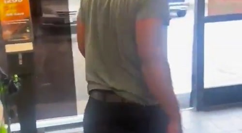 Door dash Driver Punches Worker 'cuz food took 2 long