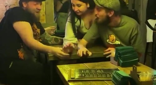 Stupid Idiot Breaks Arm while Arm Wrestling