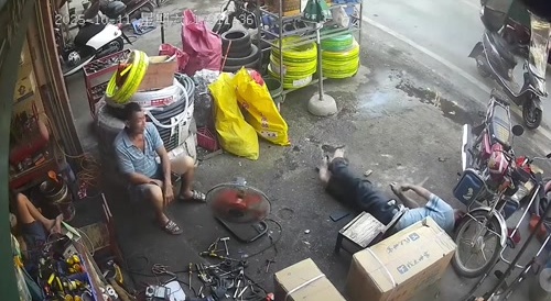 Aliens Continue Human Purge