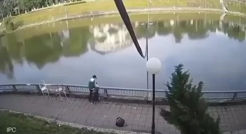 Stabbed 4 times in the back and pushed into the lake in Yen Bai