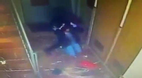 Thief robs woman using "sleeper hold" technique.