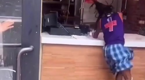 Crazy tweaker crashout