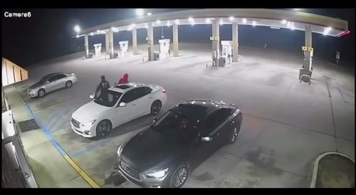 Dude Gets Ambushed and Shot Dead - 'in da hood'